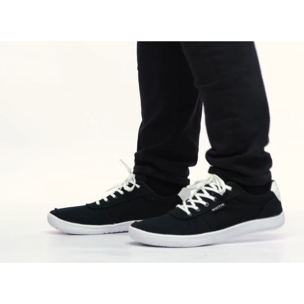 Whitin Wide Toe Box Barefoot Sneakers Black Size 44/US Size 12.5 Wide